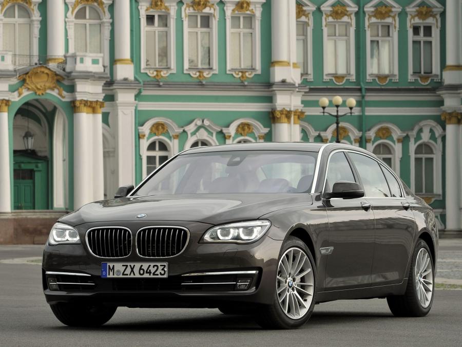  BMW 750Li 2012 года  (фото 14 из 16)